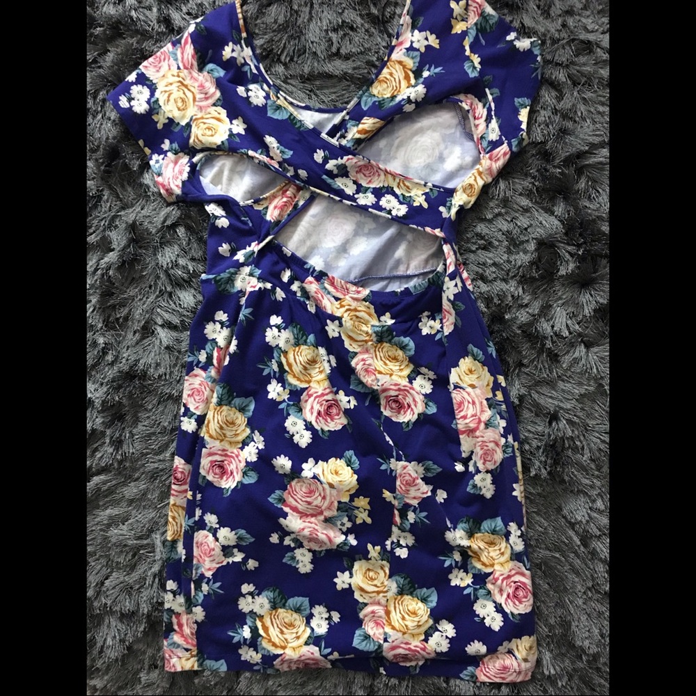 Dress - Picture 2 of 2